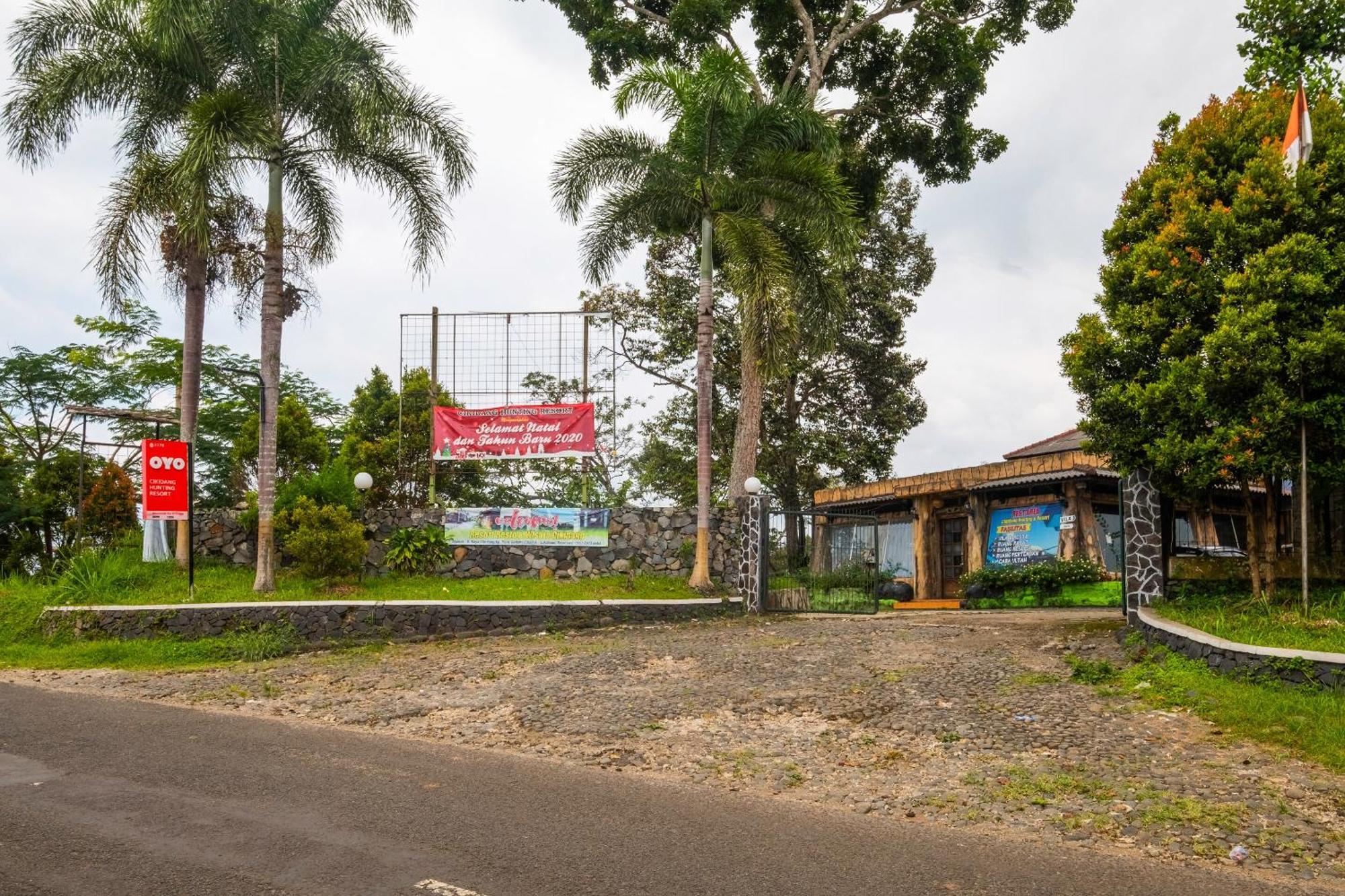 Oyo 2278 Cikidang Hunting Resort Sukabumi Dış mekan fotoğraf